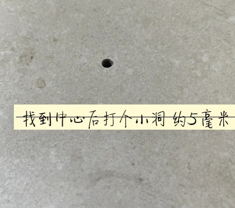 召陵瓷砖空鼓维修公司专业解答在瓷砖铺贴过程中，如果砂料搅拌不均匀，将会带来以下问题
